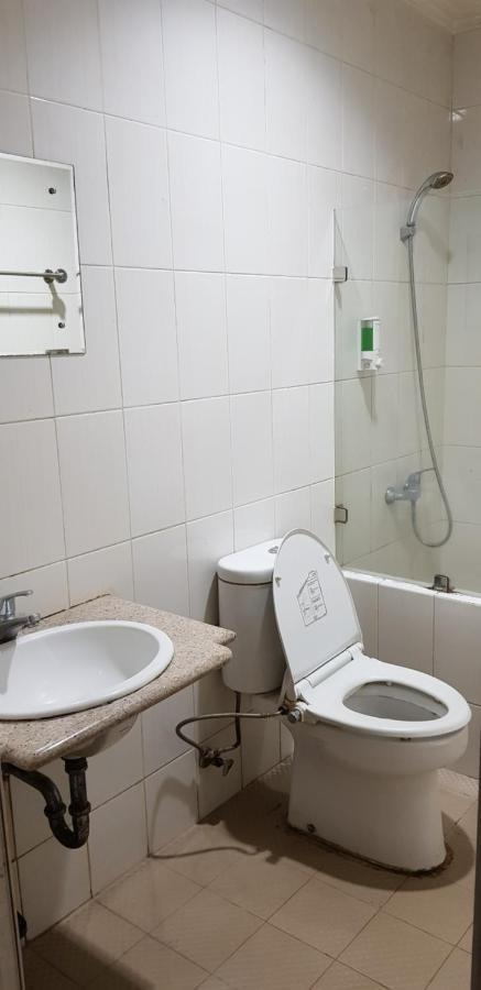 Hotel Dequr Jakarta Kota Exteriör bild