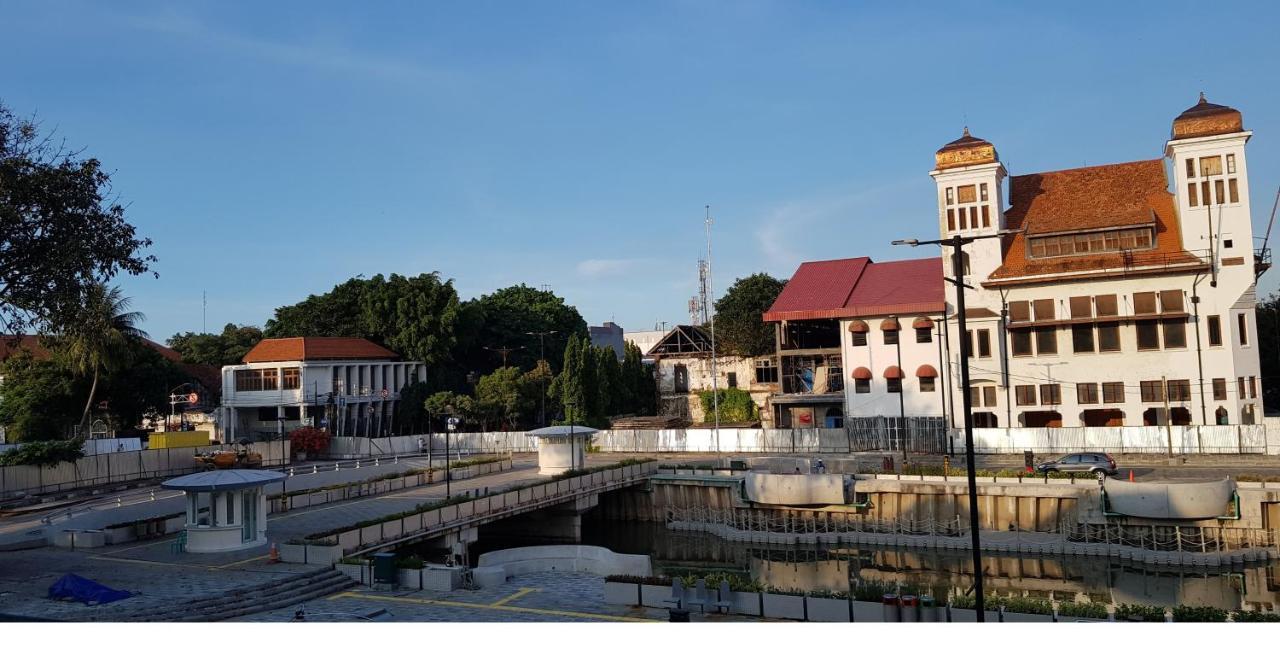 Hotel Dequr Jakarta Kota Exteriör bild