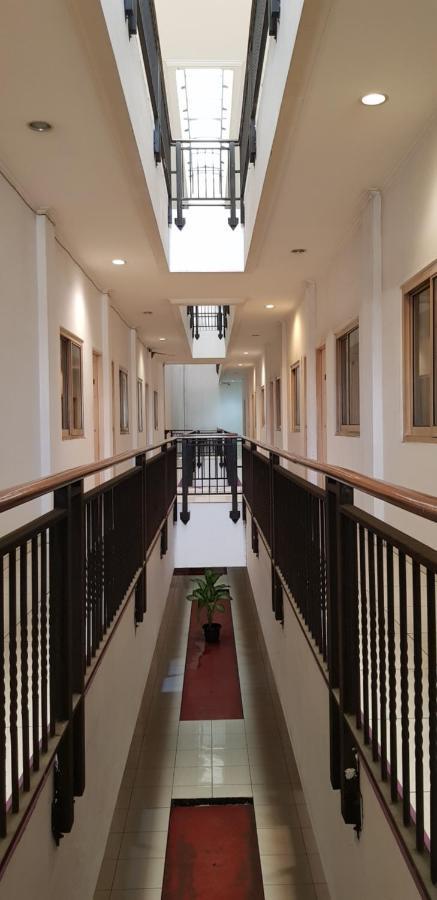 Hotel Dequr Jakarta Kota Exteriör bild