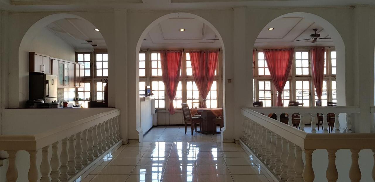 Hotel Dequr Jakarta Kota Exteriör bild