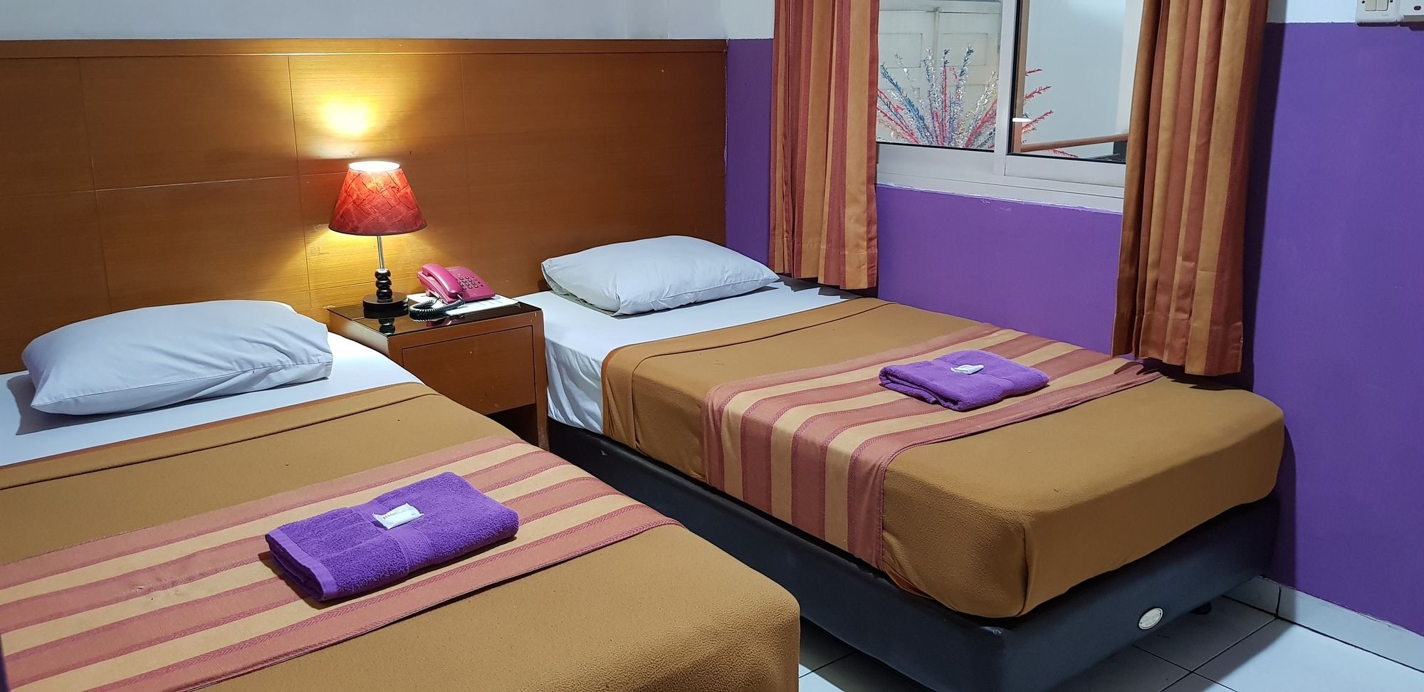 Hotel Dequr Jakarta Kota Exteriör bild
